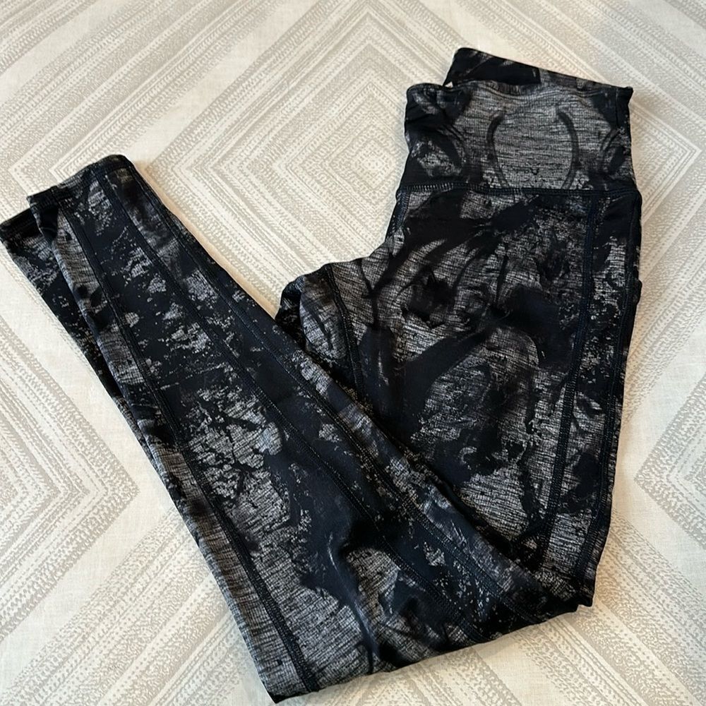 Nux Women’s Black & Grey Side Pockets Leggings